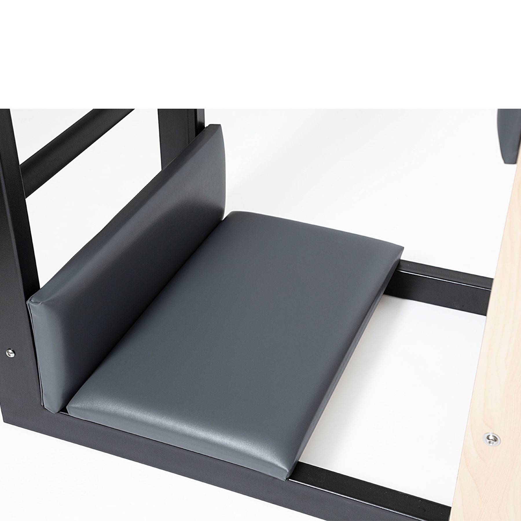 elite-steel-base-ladder-barrel